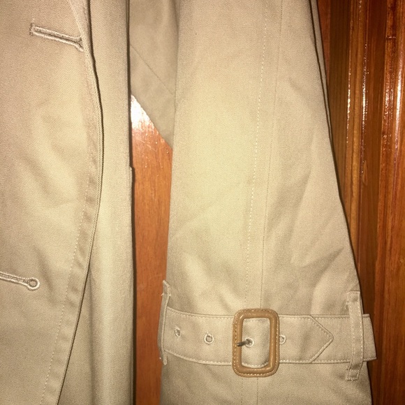 Burberry Vintage Authentic Trench Coat. Sz. Medium - Picture 7 of 8